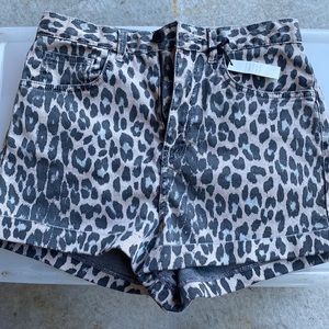 High waisted TOPSHOP leopard shorts